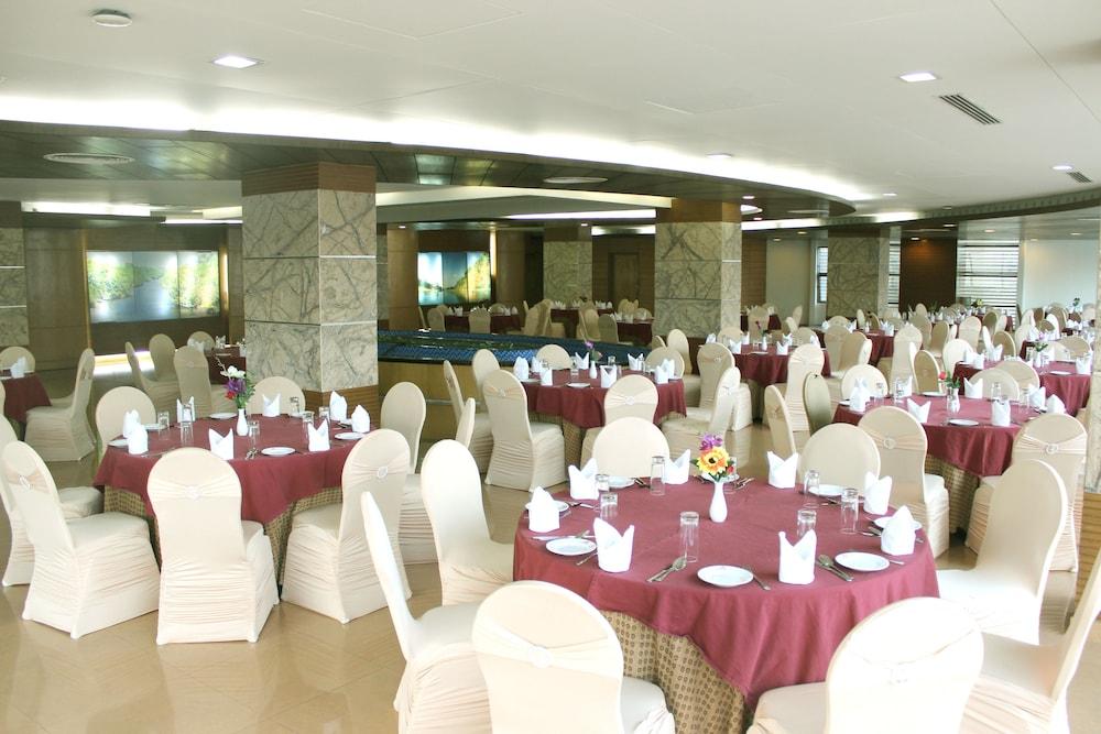 FARS Hotel&Resorts - BAR-Buffet-Pool-SPA Dhaka Exterior foto