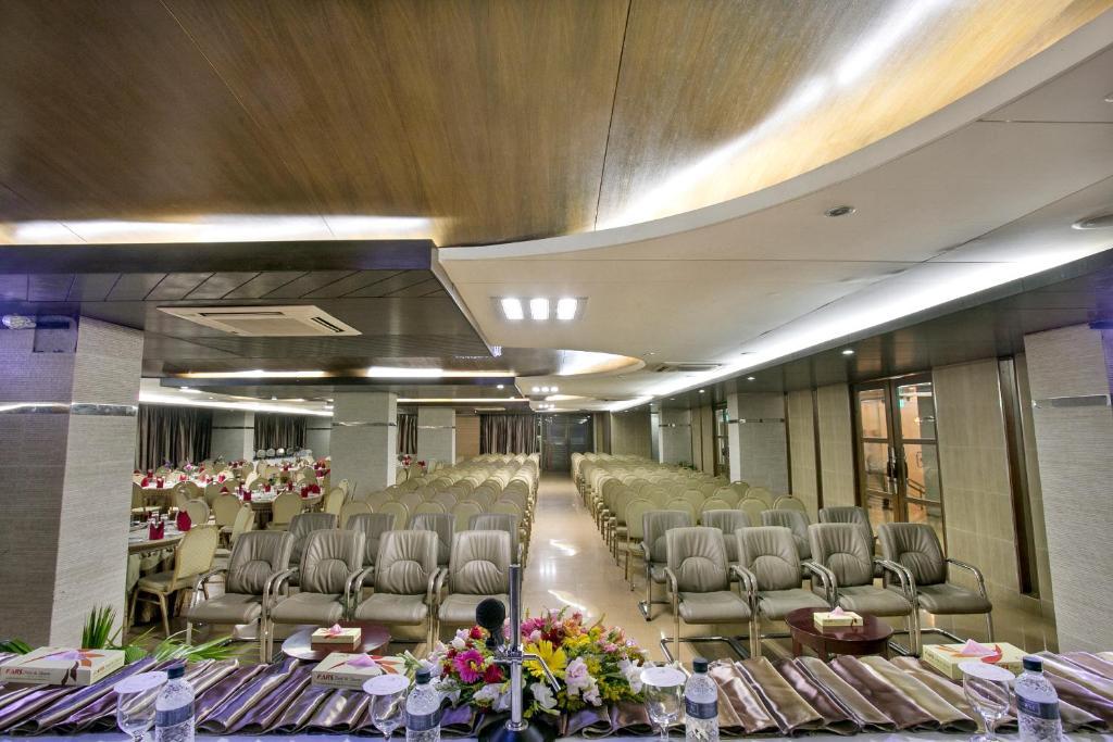 FARS Hotel&Resorts - BAR-Buffet-Pool-SPA Dhaka Exterior foto